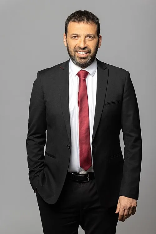 500px-Raviv_Drucker_1 Raviv Drucker, Israeli investigative journalist covering Netanyahu corruption cases